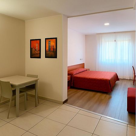Hotel E Appartamenti La Solaria San Giovanni Rotondo Dış mekan fotoğraf