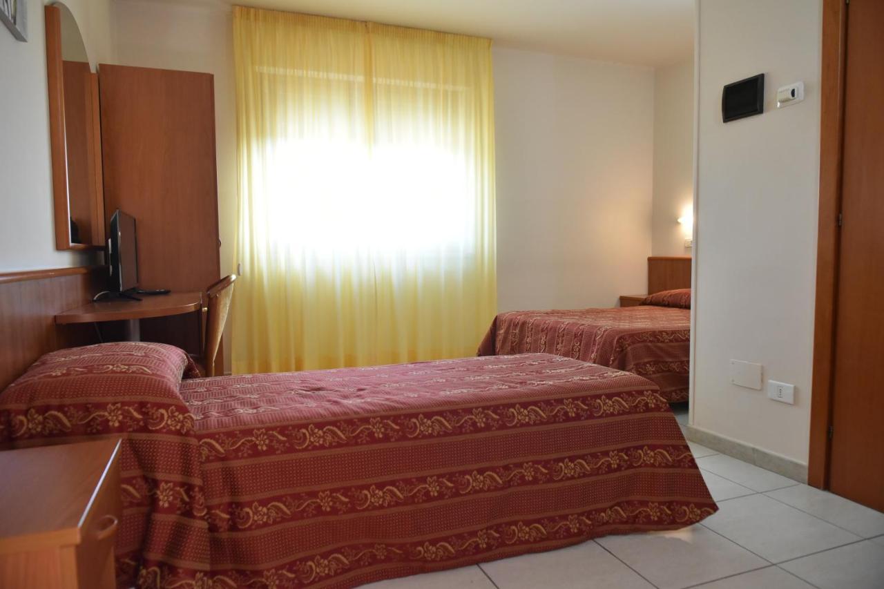 Hotel E Appartamenti La Solaria San Giovanni Rotondo Dış mekan fotoğraf