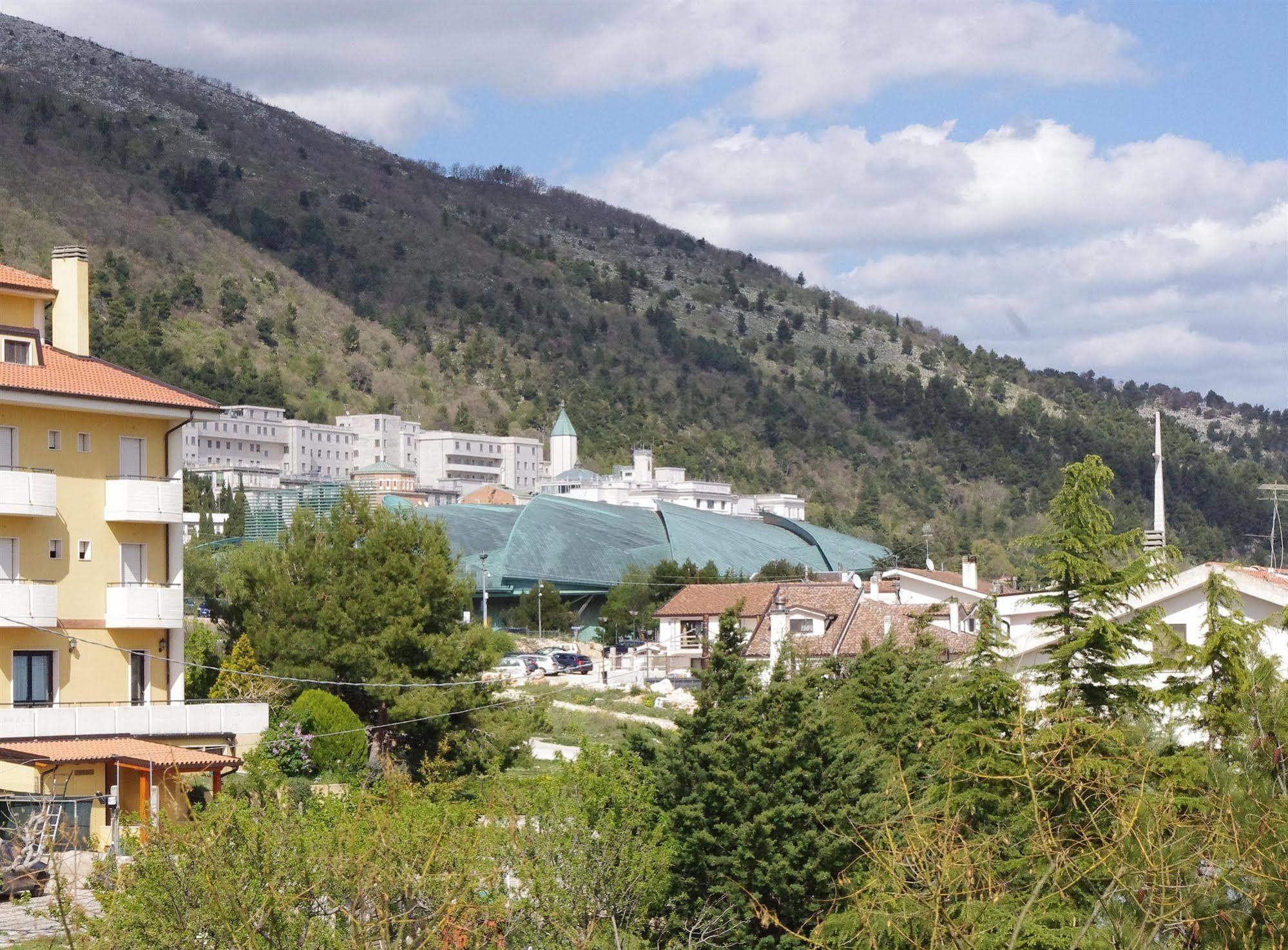 Hotel E Appartamenti La Solaria San Giovanni Rotondo Dış mekan fotoğraf