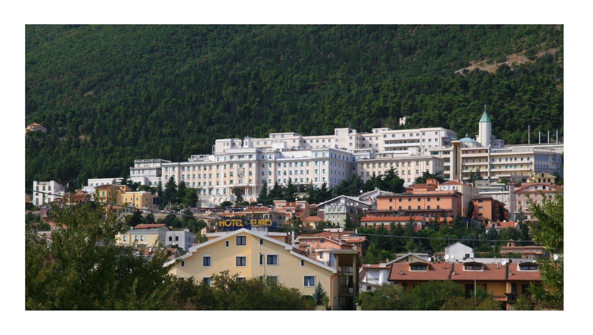 Hotel E Appartamenti La Solaria San Giovanni Rotondo Dış mekan fotoğraf