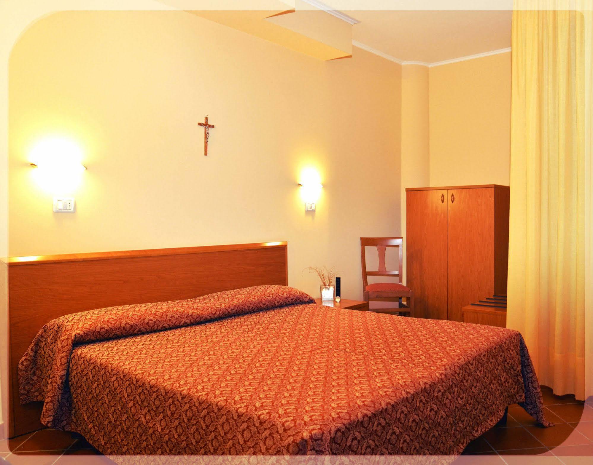Hotel E Appartamenti La Solaria San Giovanni Rotondo Dış mekan fotoğraf
